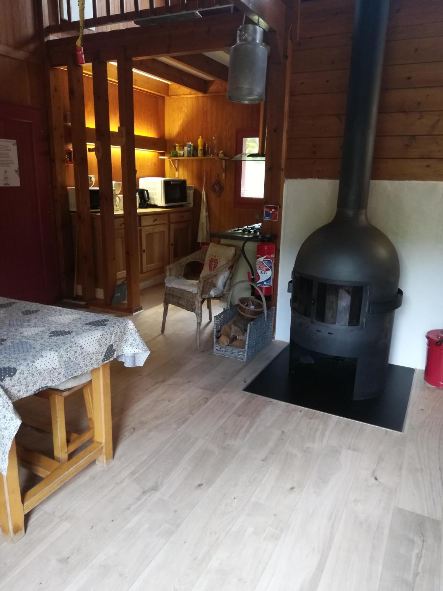Les Chalets De La Foret D'Issaux Osse-en-Aspe Bagian luar foto