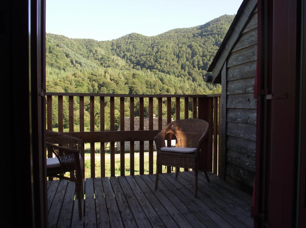 Les Chalets De La Foret D'Issaux Osse-en-Aspe Ruang foto