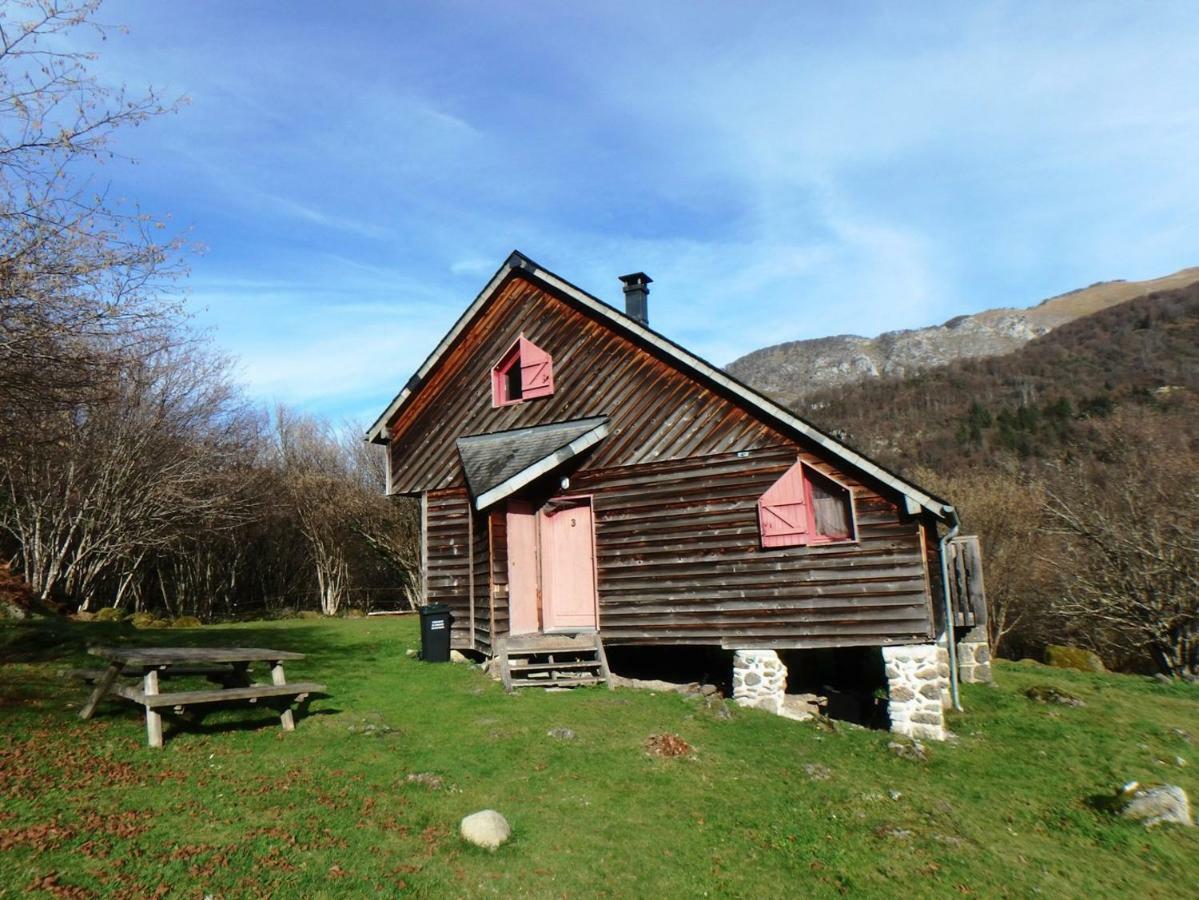 Les Chalets De La Foret D'Issaux Osse-en-Aspe Bagian luar foto